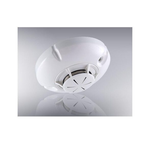 Optical smoke detector with self-compensation of the opticchambercontamination, with lock;